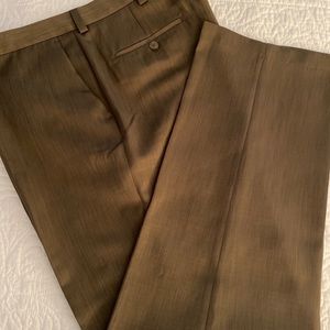 Haggar Flat Front Brown Poly Light Weight Slacks/Pants 40/32